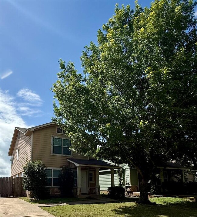 Building Photo - 13528 Briarcreek Loop