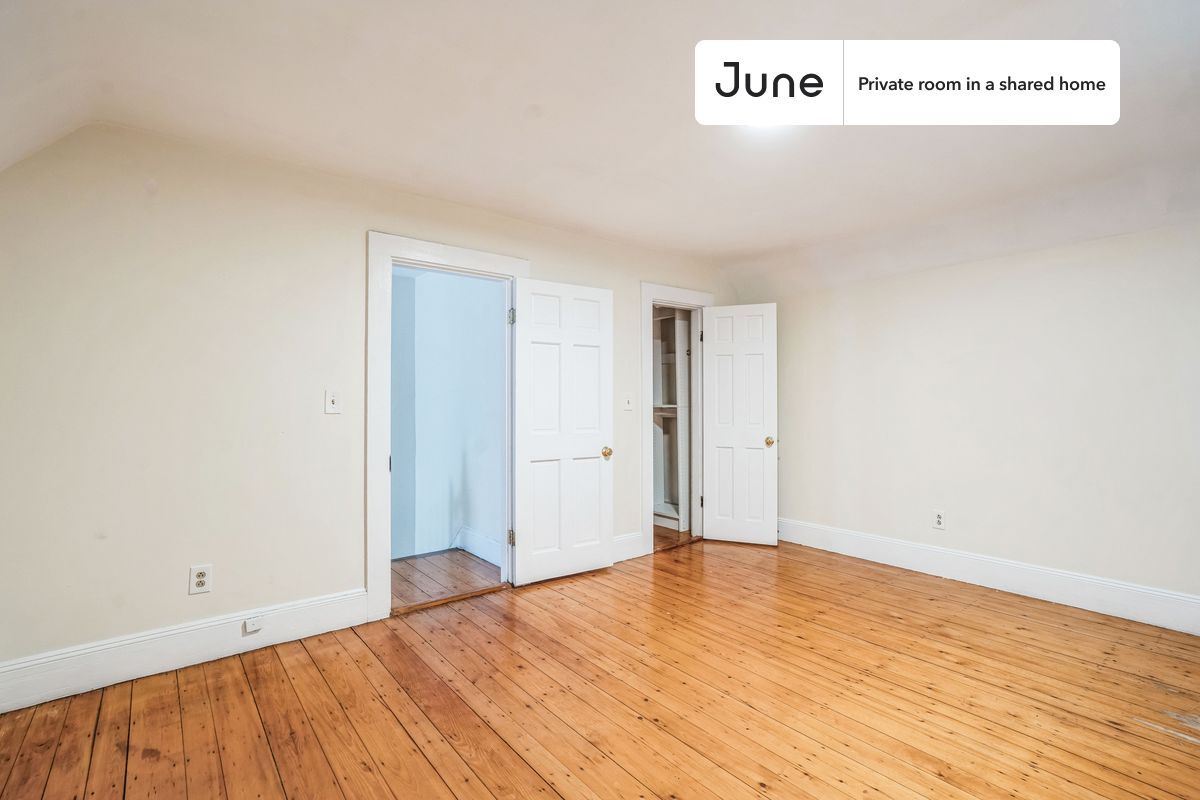 Building Photo - Room in Shared 4 bed/1.5 bath home