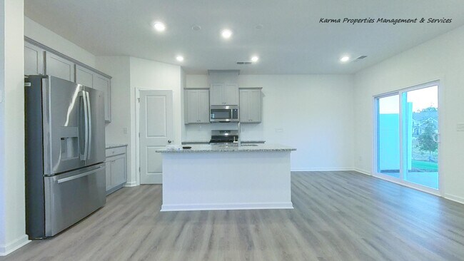 Building Photo - 785 Earhart St NW