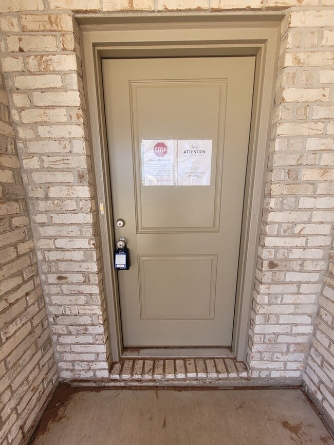 Building Photo - 3 bed 2 bath home in Lone Star Trails subd...