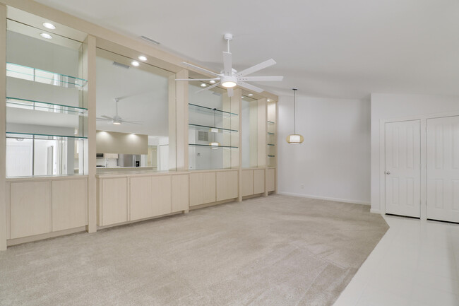 Building Photo - 11301 Myrtle Oak Ct