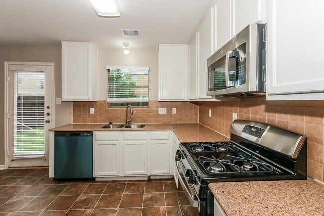Building Photo - 20730 Dickinson Manor Ln