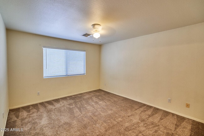 Building Photo - 30496 Maple Chase Dr