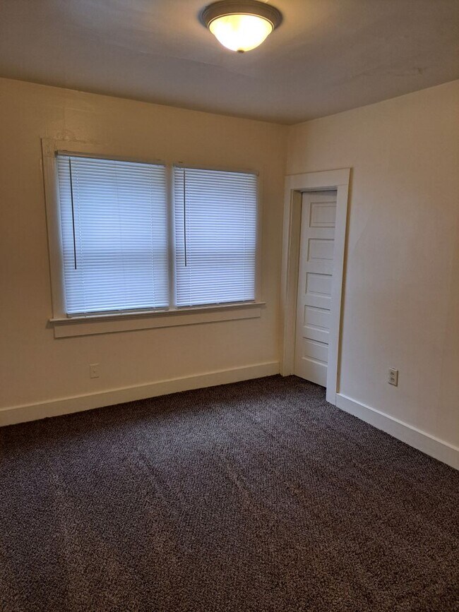 Building Photo - 1707 Bayer Ave