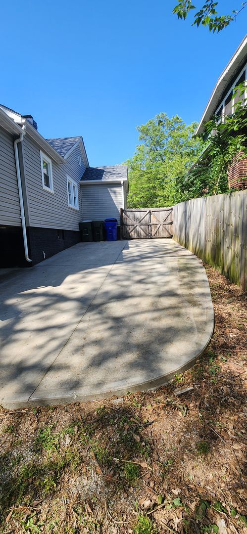 Building Photo - 3 BR Less than Half a Mile to Swamp Rabbit...