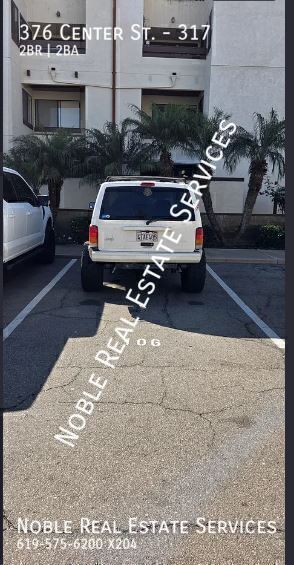 Building Photo - 376 Center St