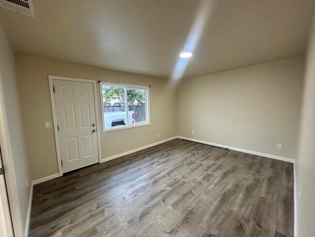 Building Photo - 11021 Haight St