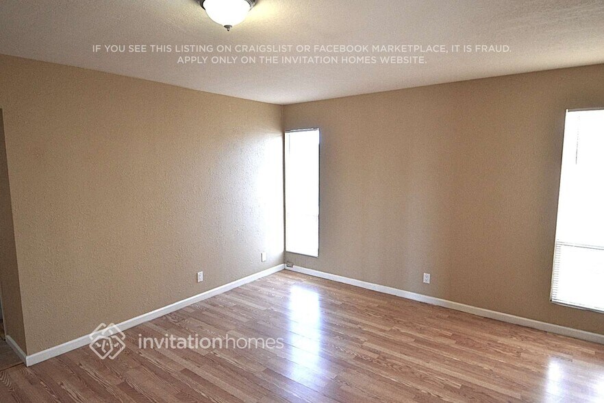 Building Photo - 9602 N 35th Dr