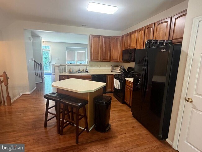 Building Photo - 101 Colts Neck Dr