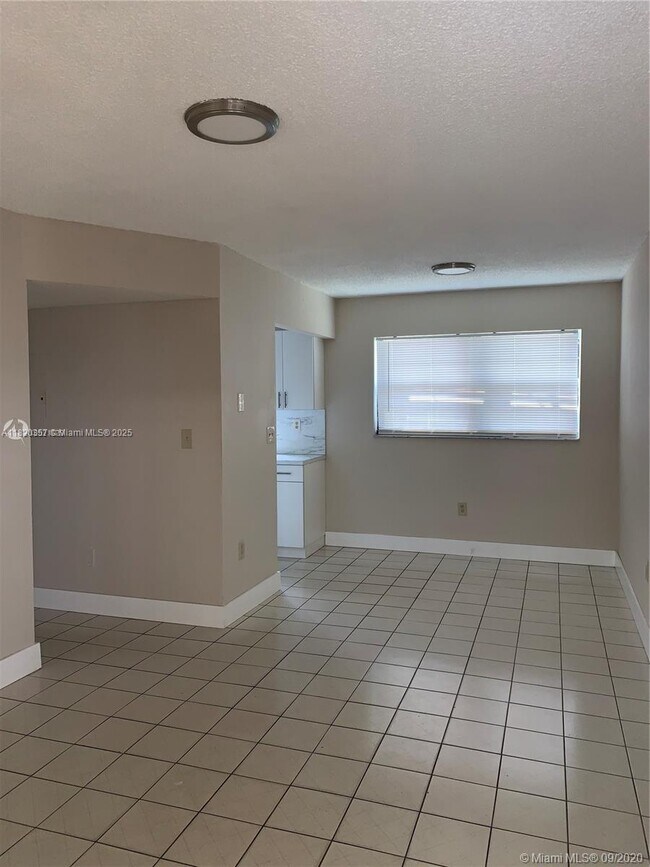 Building Photo - 5930 W 25th Ct