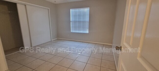 Building Photo - 956 Forest Ridge Ct