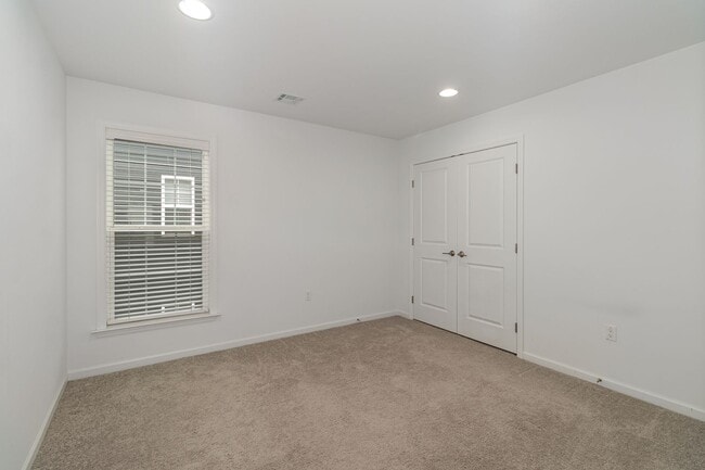 Building Photo - 66 Avery Wy