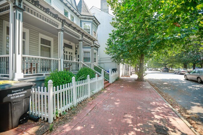 Building Photo - 430 South St