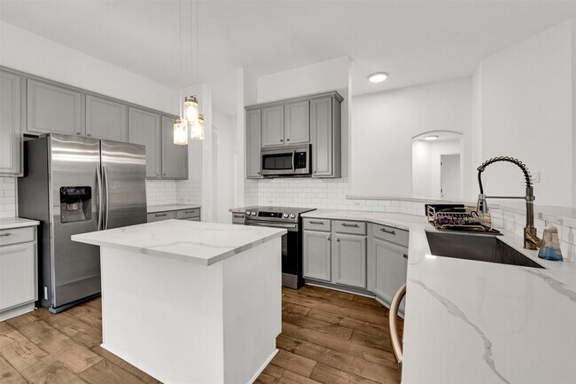 Building Photo - 8031 Clarion Way