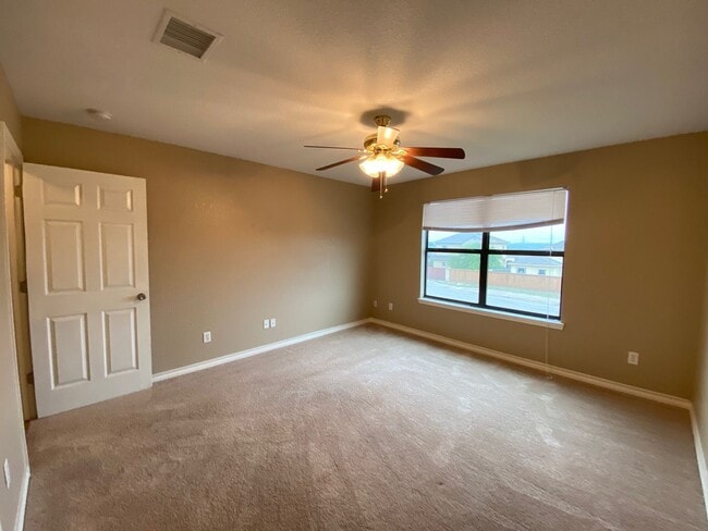 Building Photo - 11447 Creek Eagle