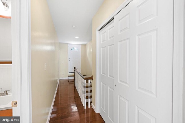 Building Photo - 2328 Reed St