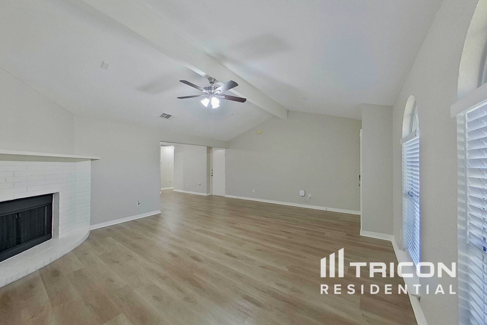 Building Photo - 403 Hollyberry Dr