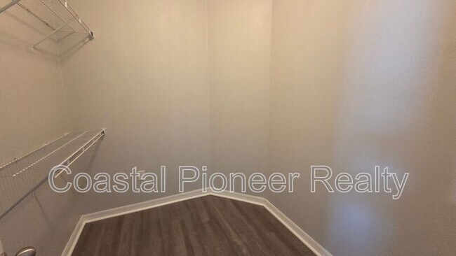 Building Photo - 30953 Water Lily Dr