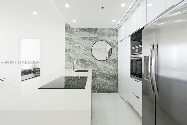Building Photo - 7601 E Treasure Dr