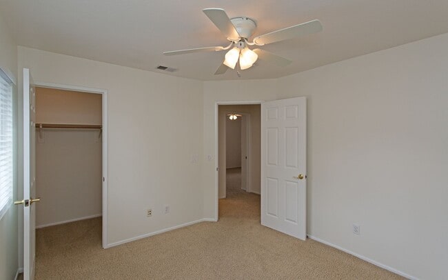Building Photo - 2159 Island Shore Way