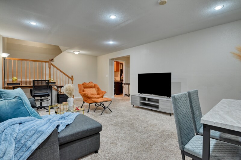 Building Photo - 2631 Thrush Grove