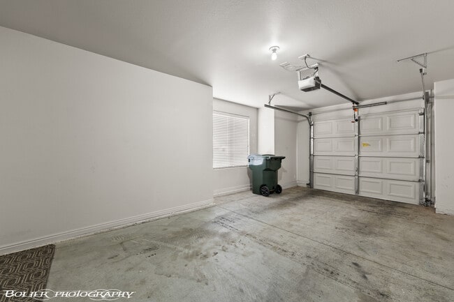 Building Photo - 95 Shade Tree Ln