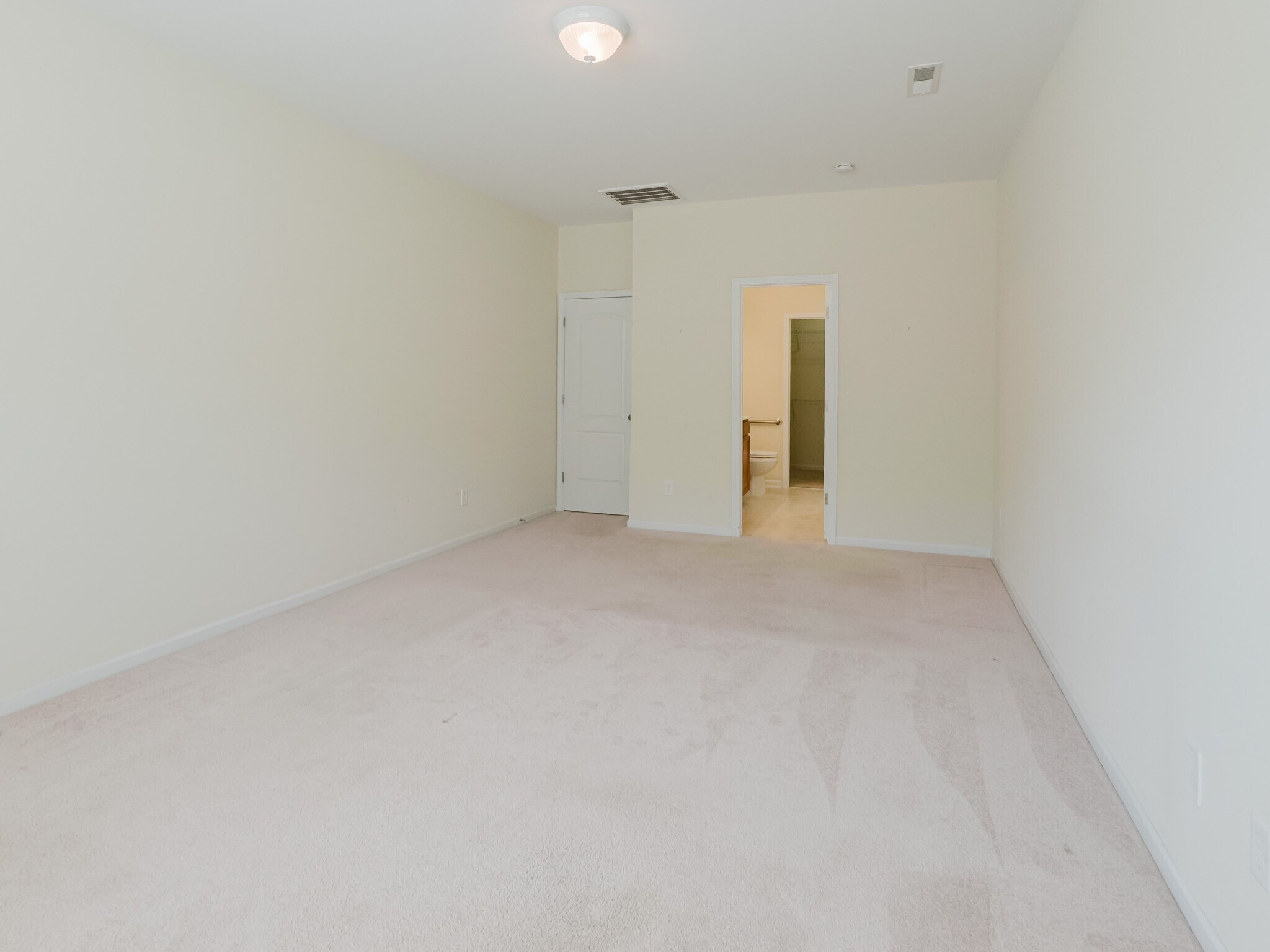 Building Photo - 3835 Raintree Dr