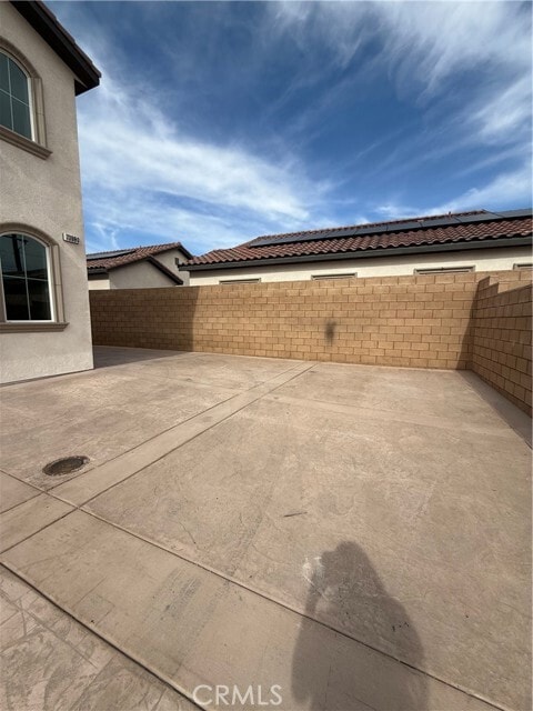 Building Photo - 7398 N Maple Ave