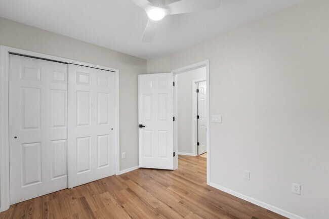 Building Photo - 15526 W Lisbon Ln