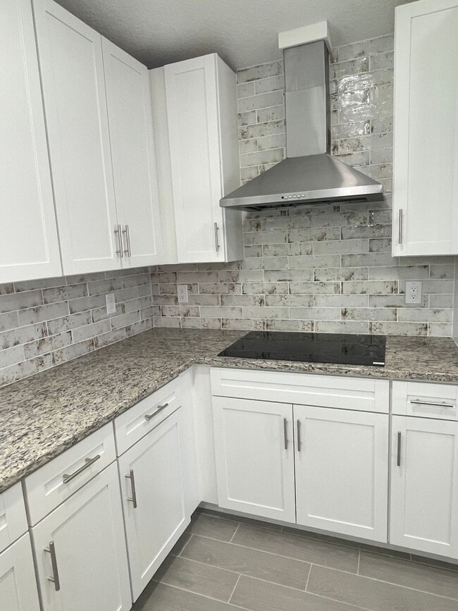 Building Photo - COMING SOON - 4/2.5/2  Home off of California Blvd.