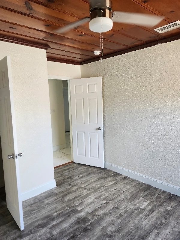 Building Photo - 1335 E Bay St