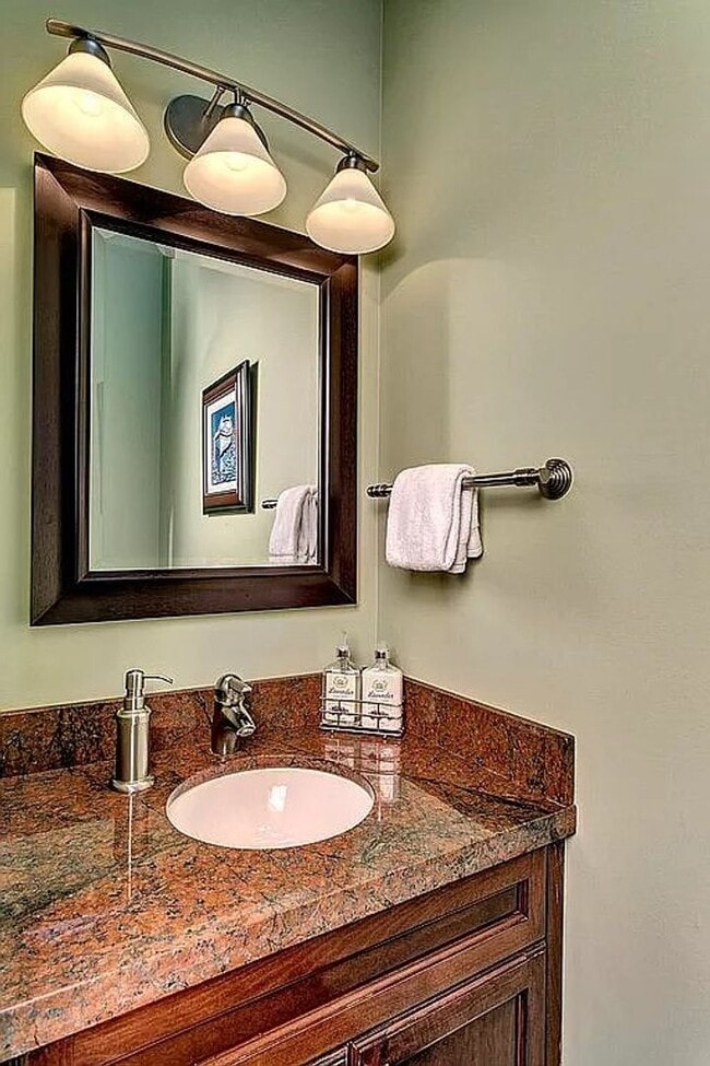 Building Photo - Stunning Sound & Olympic Mountain View Home in North Admiral