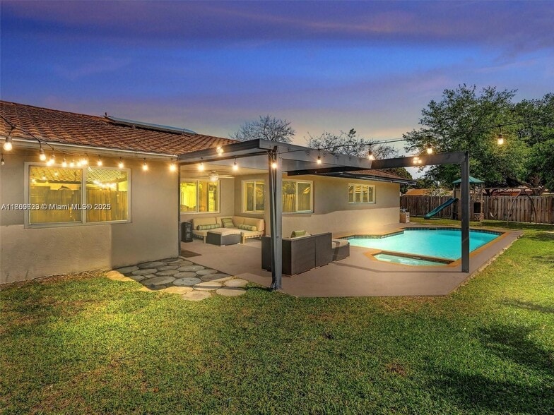 Primary Photo - 11310 SW 58th Ct