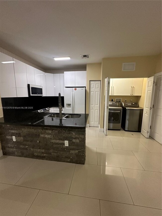 Building Photo - 27326 SW 142nd Ct