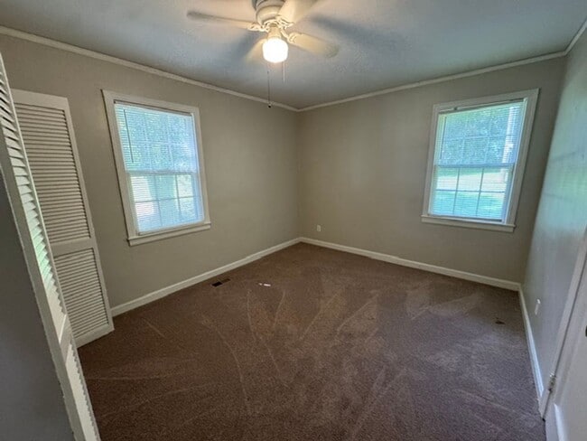 Building Photo - 245 Beechwood Cir