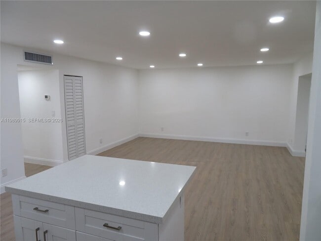 Building Photo - 17247 SW 112th Pl