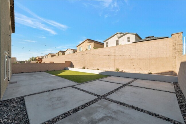 Building Photo - 7957 Rachelis St