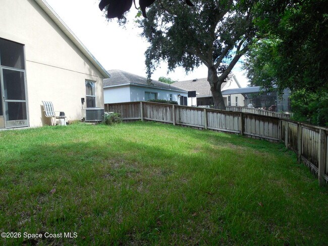 Building Photo - 5272 Outlook Dr