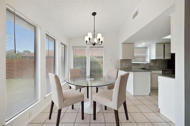 Building Photo - 2813 Raintree Dr