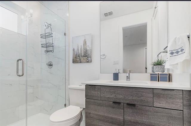 Building Photo - 2239 Lovedale Ave