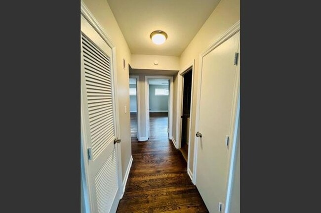 Building Photo - 217 Mountain Ave SW