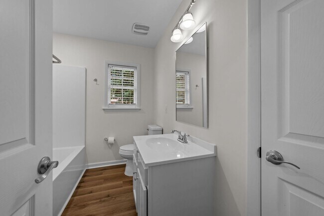 Building Photo - Cozy 3-Bedroom Ranch with Spacious Yard in Smithfield