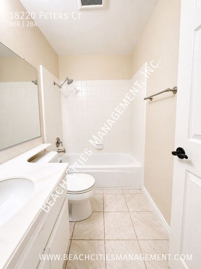Building Photo - 18220 Peters Ct
