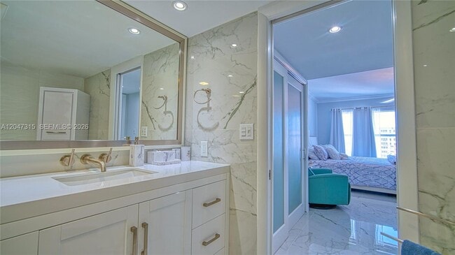 Building Photo - 3550 Galt Ocean Dr