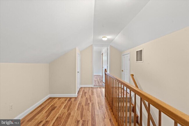 Building Photo - 16 E Braddock Rd