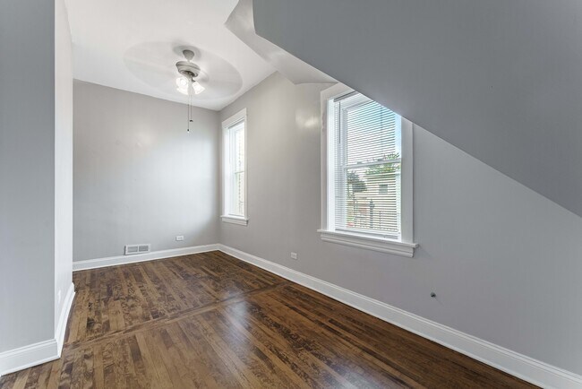 Building Photo - 2636 Ridgeland Ave