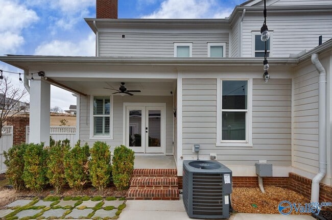 Building Photo - 119 Bienville St