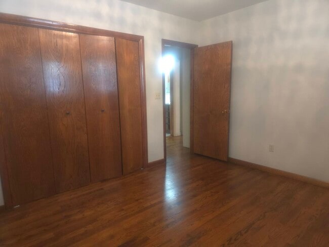 Building Photo - 4701 N Peniel Ave