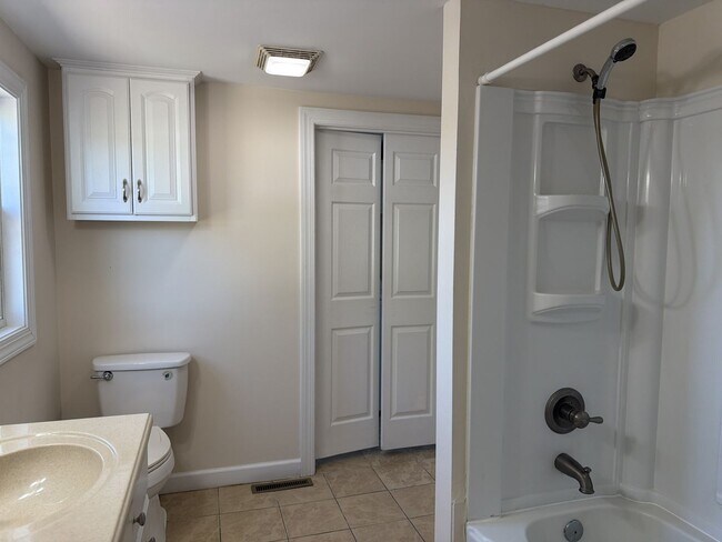 Building Photo - RENTAL HOME 3BD/2BTH