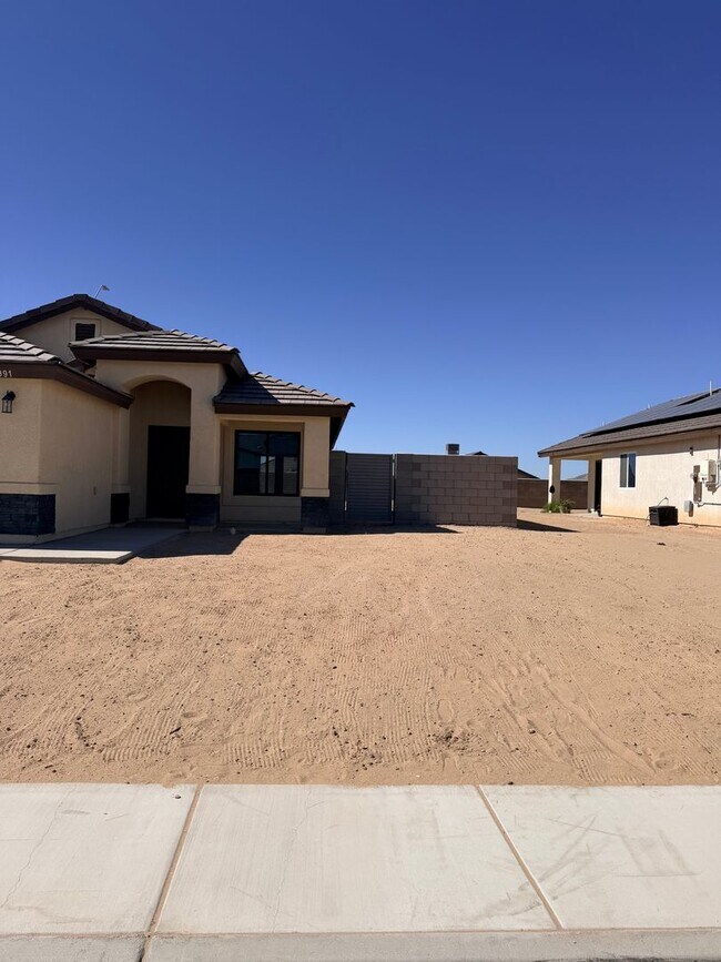 Building Photo - Fenced yard with gates. Ready for a new Occupant !! Three Bed, Two Bath